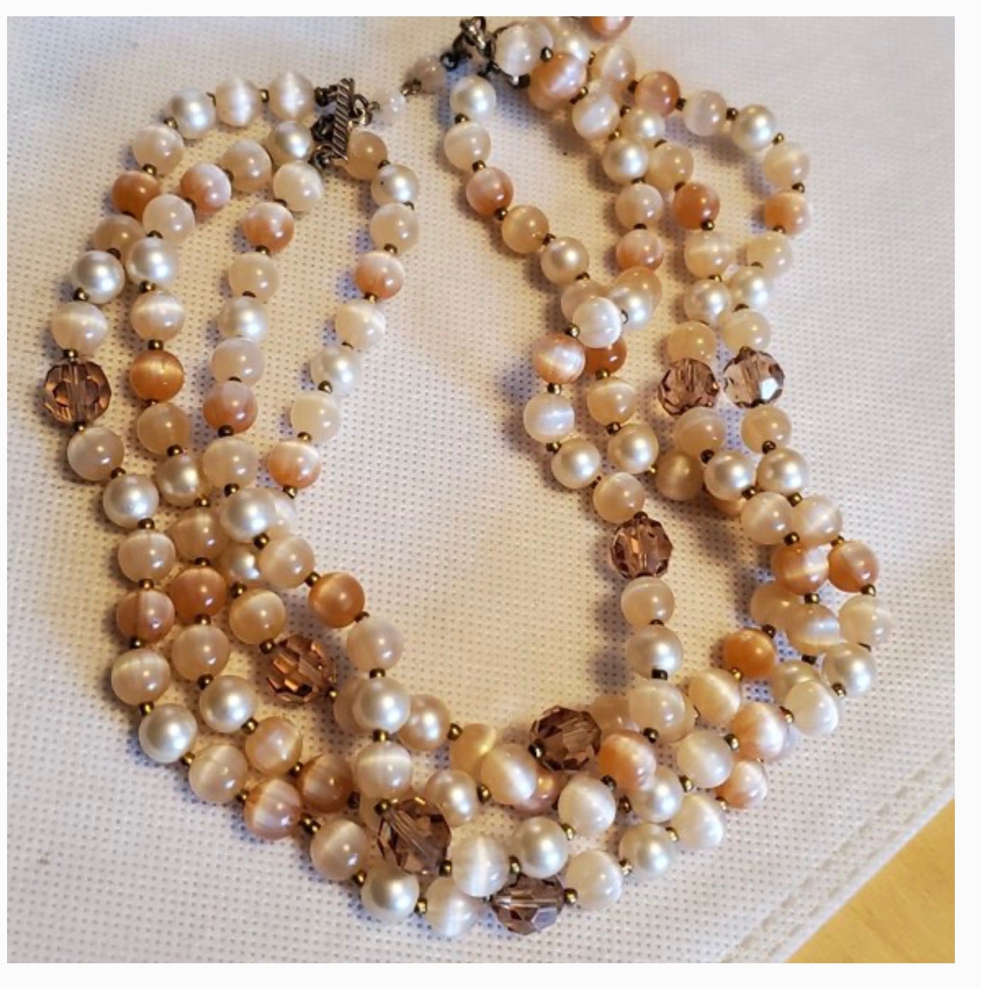 Vintage Lisner Peach Plastic Bead Cluster Collar Style Necklace