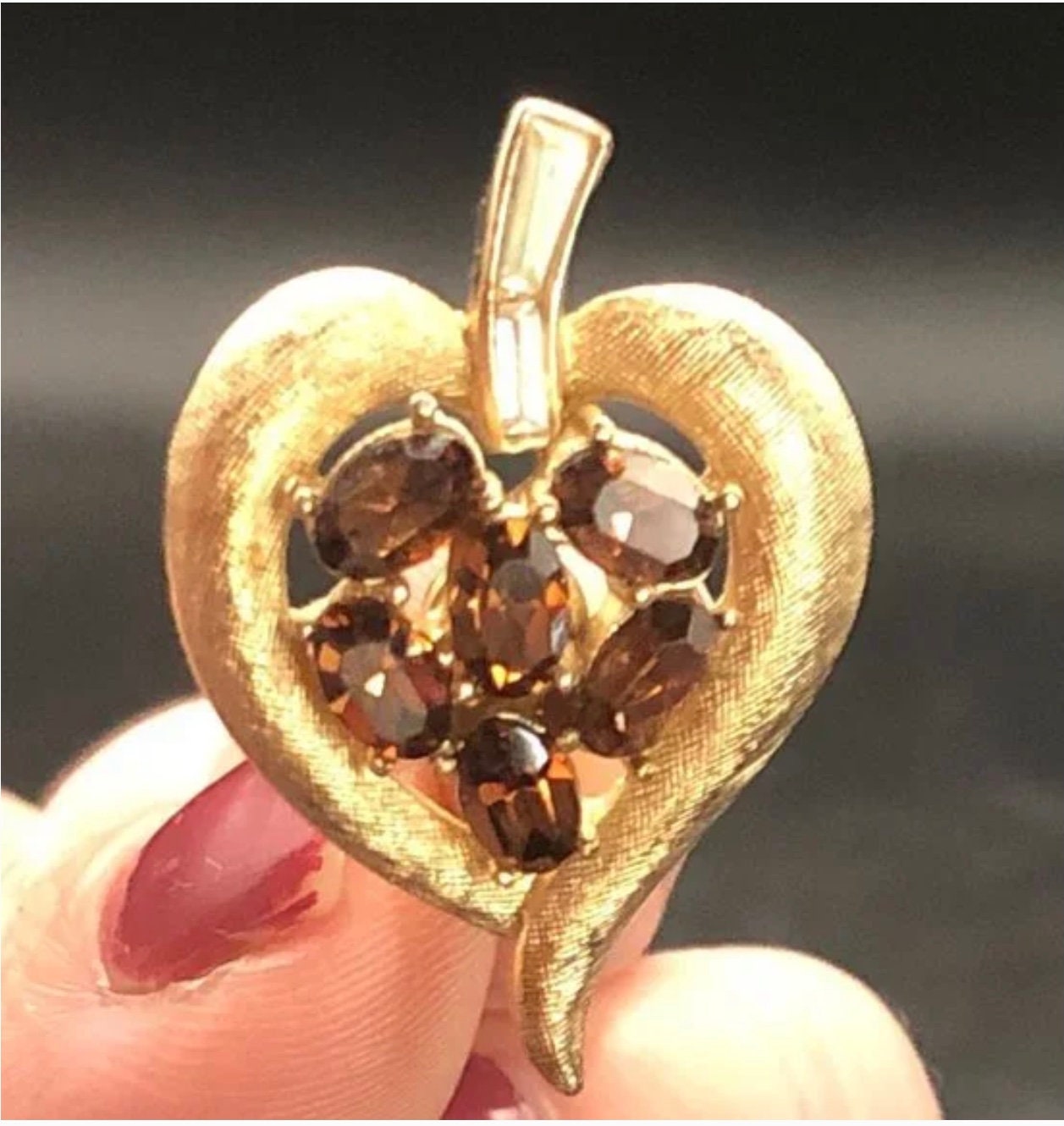 Exquisite Vintage Crown TRIFARI Gold Tone Heart Leaf Rhinestone Clip Earrings - Signed