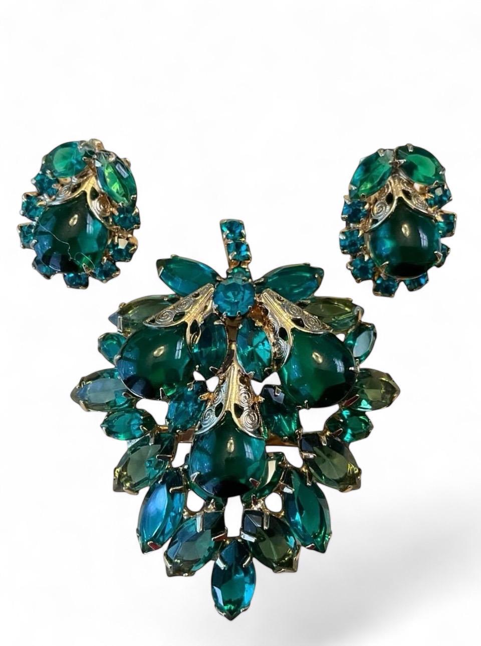 Outstanding Vintage Green Rhinestone and Cabochon Demi Parure