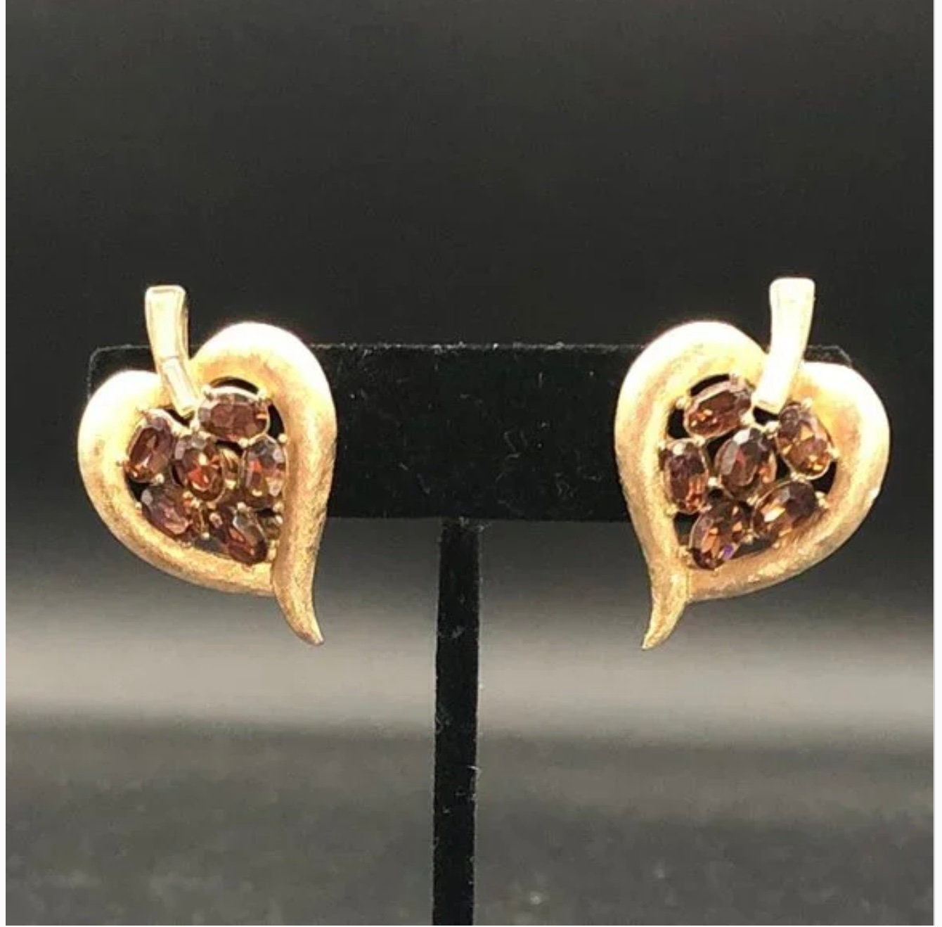Exquisite Vintage Crown TRIFARI Gold Tone Heart Leaf Rhinestone Clip Earrings - Signed