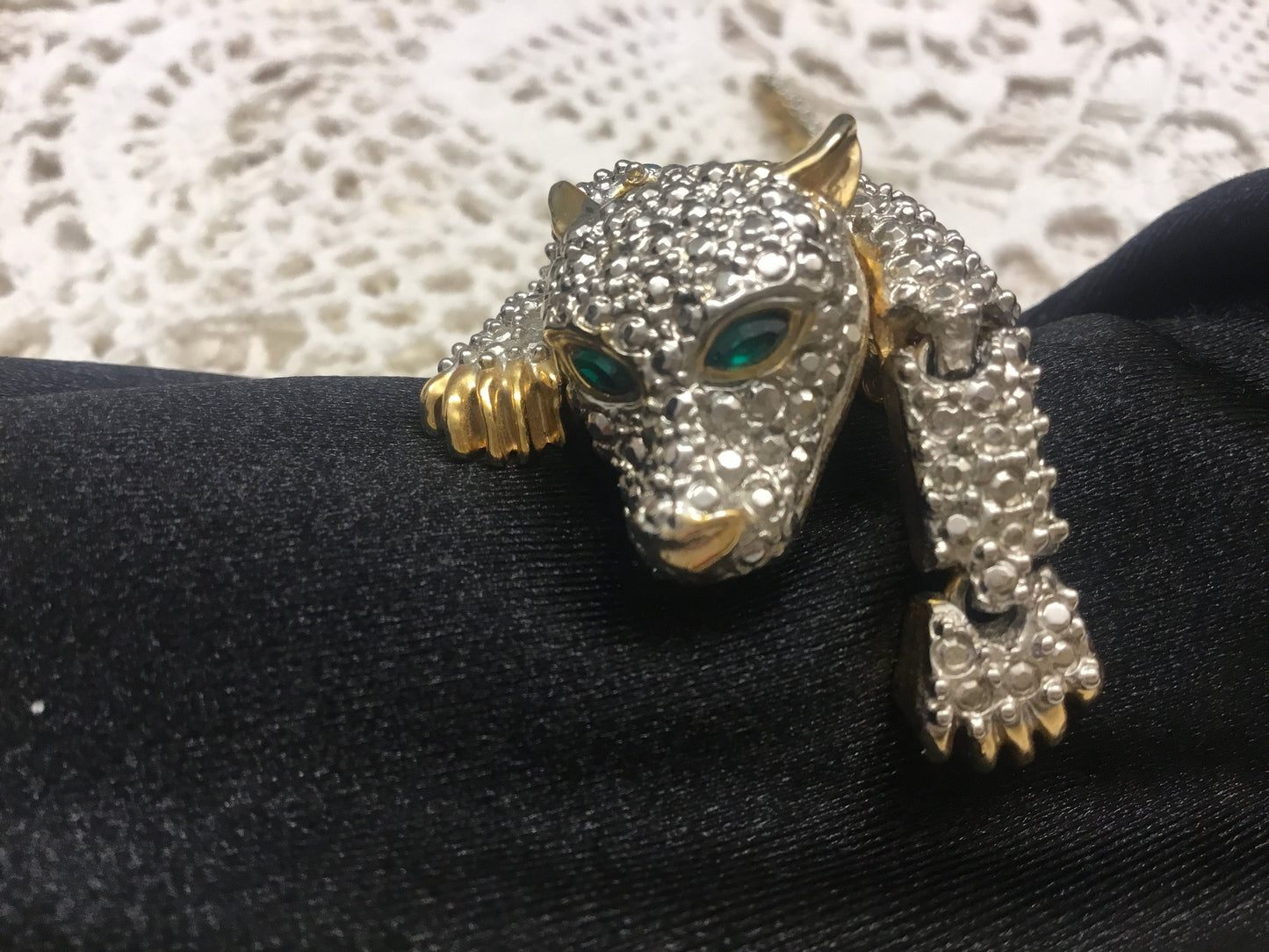 80s Articulating Panther shoulder Brooch Green Rhinestone Eyes