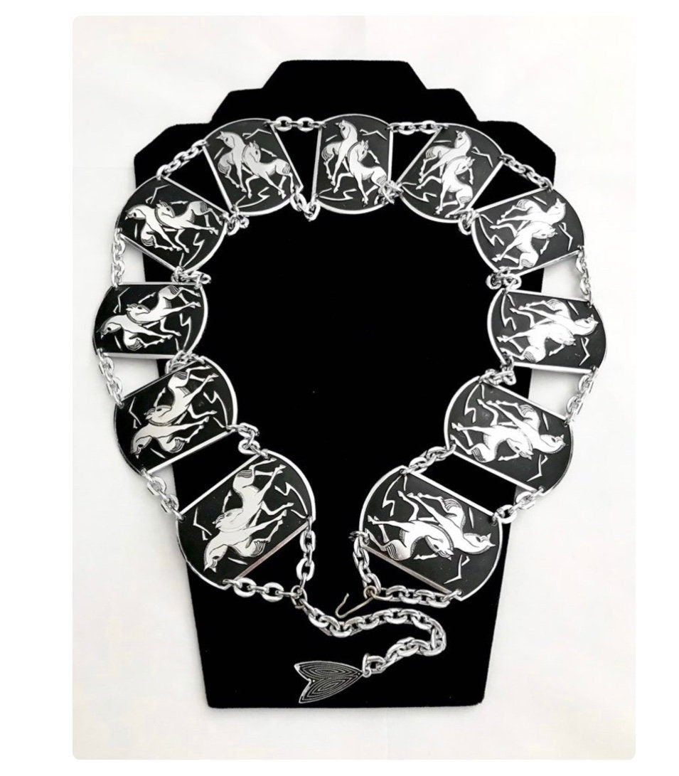 Vintage Unusual Silver & Black Grecian Style Horse Panel Statement Belt