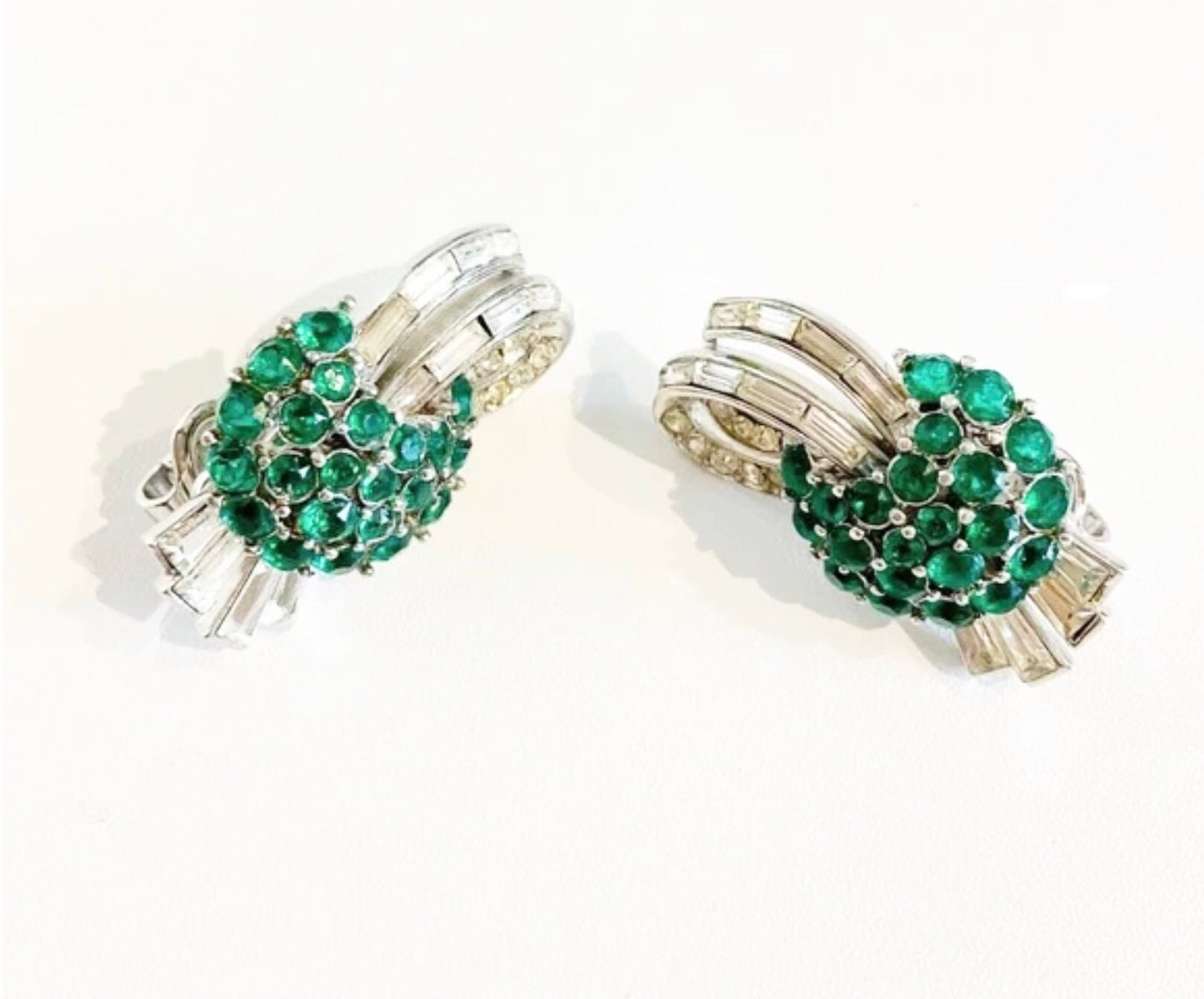 Extra Rare Vintage 1950s TRIFARI Faux Emerald Geometric Clip On Sparkly Earrings