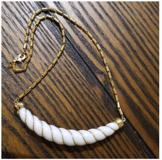 Vintage necklace signed Monet retro 80’s choker necklace white lucite and gold tone chain