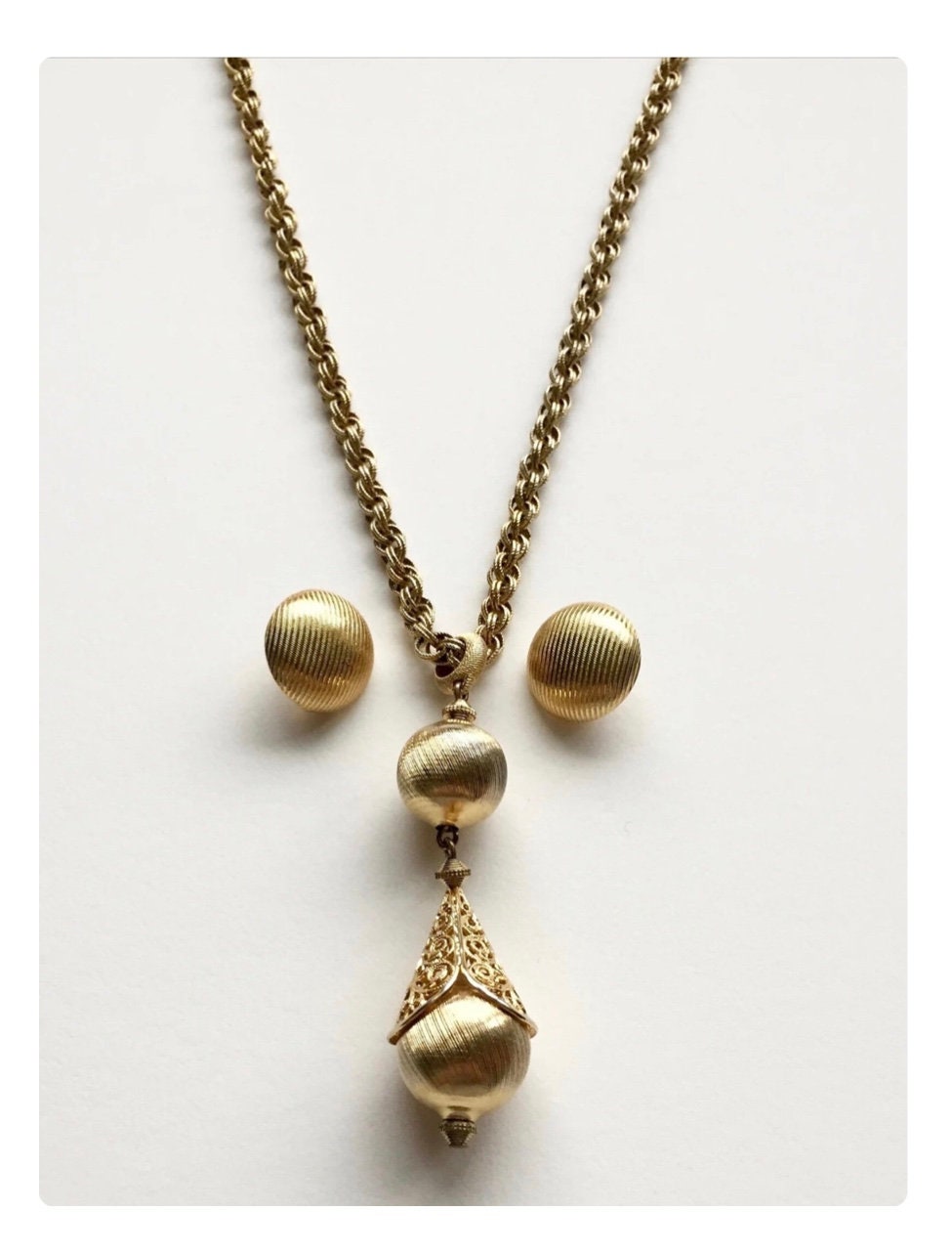 Wonderful Vintage Monet Bolero lariat  filigree  capped beads  link chain set,Book Pieces