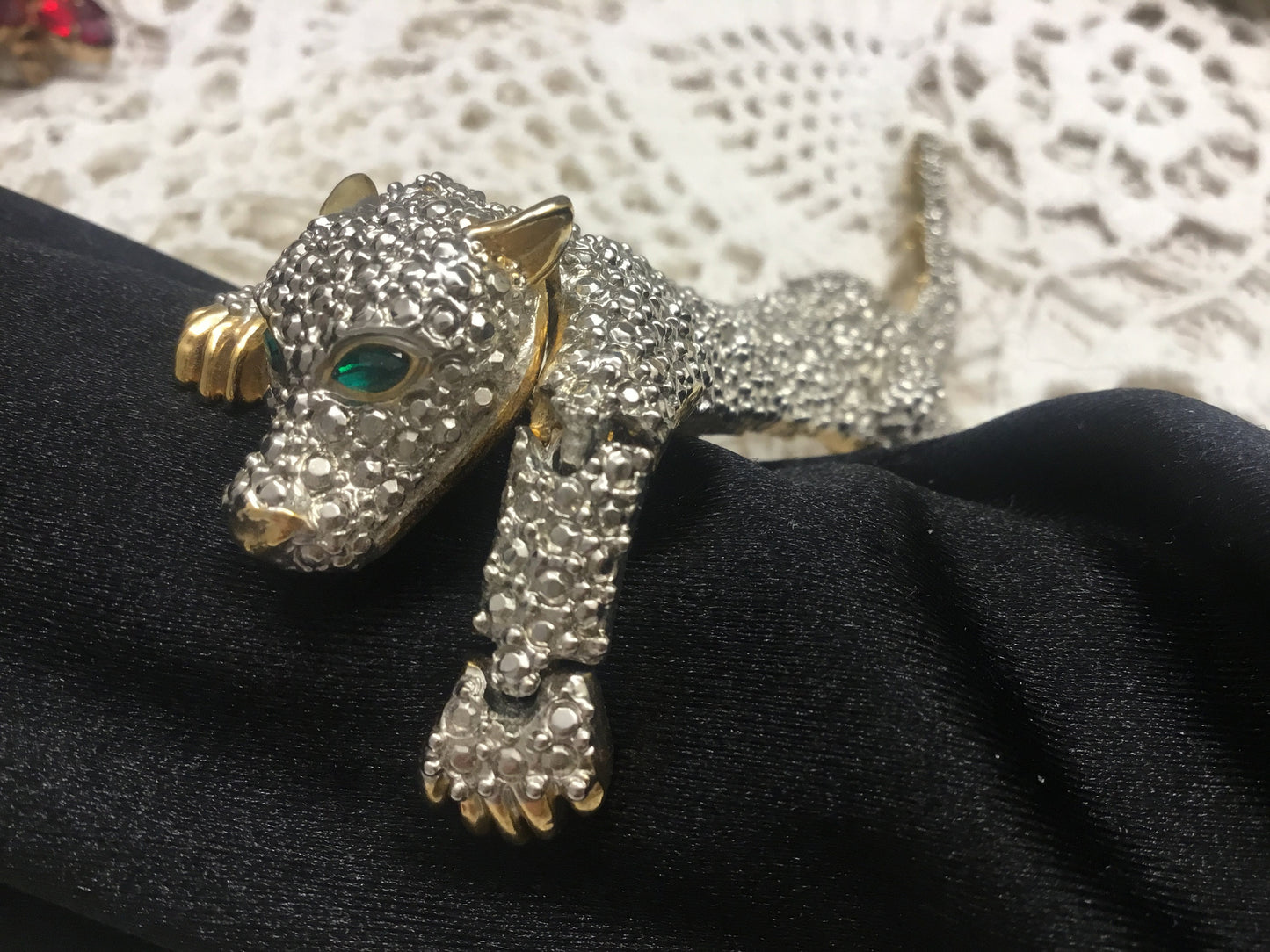 80s Articulating Panther shoulder Brooch Green Rhinestone Eyes