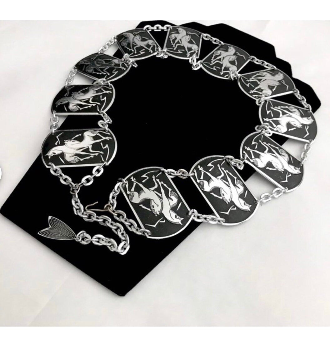 Vintage Unusual Silver & Black Grecian Style Horse Panel Statement Belt
