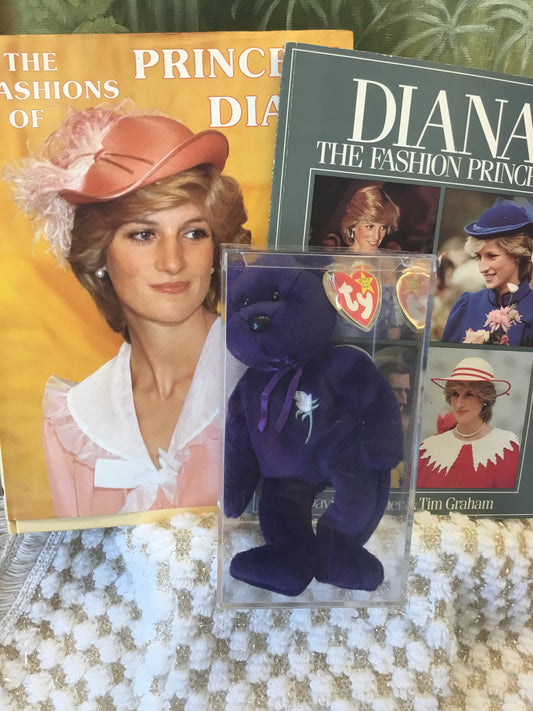 1997 princess diana beanie baby (Very Rare/ Retired + Errors) With RARE Diana BOOKS!