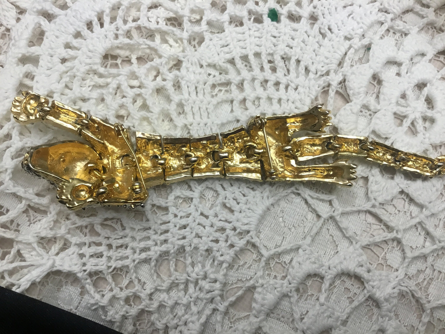 80s Articulating Panther shoulder Brooch Green Rhinestone Eyes