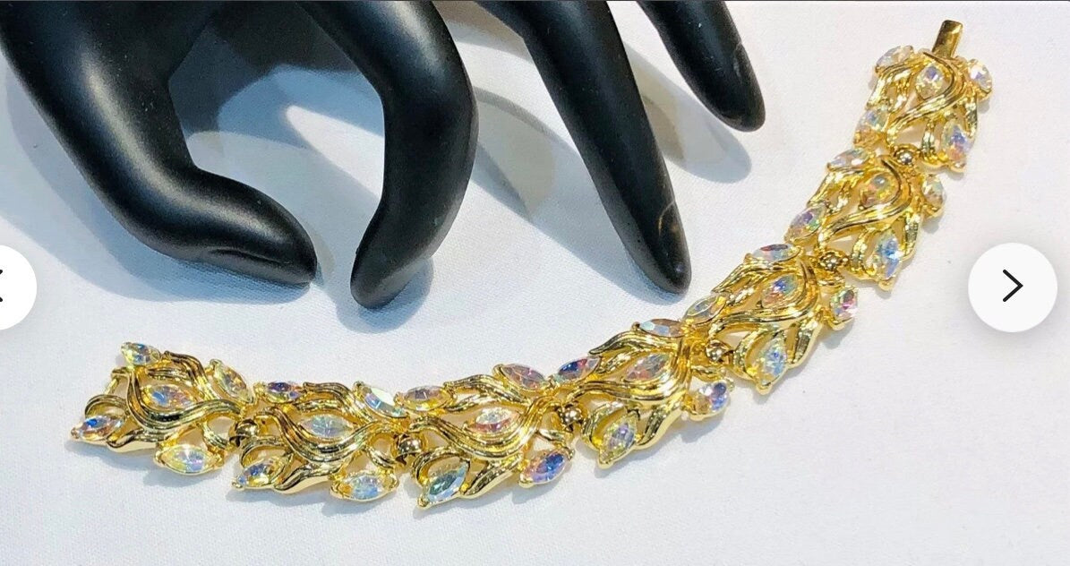 Wonderful Vintage Crown Trifari Marquise AB Rhinestone Suite
