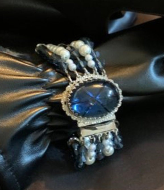 1950’s Vintage Signed Hobe Pearl,faux star sapphire, and Crystal Bracelet