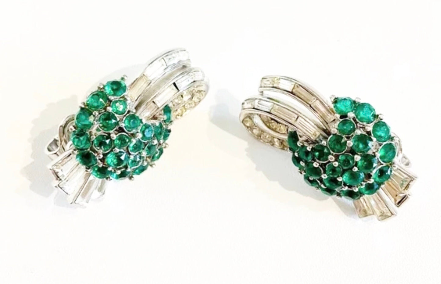 Extra Rare Vintage 1950s TRIFARI Faux Emerald Geometric Clip On Sparkly Earrings