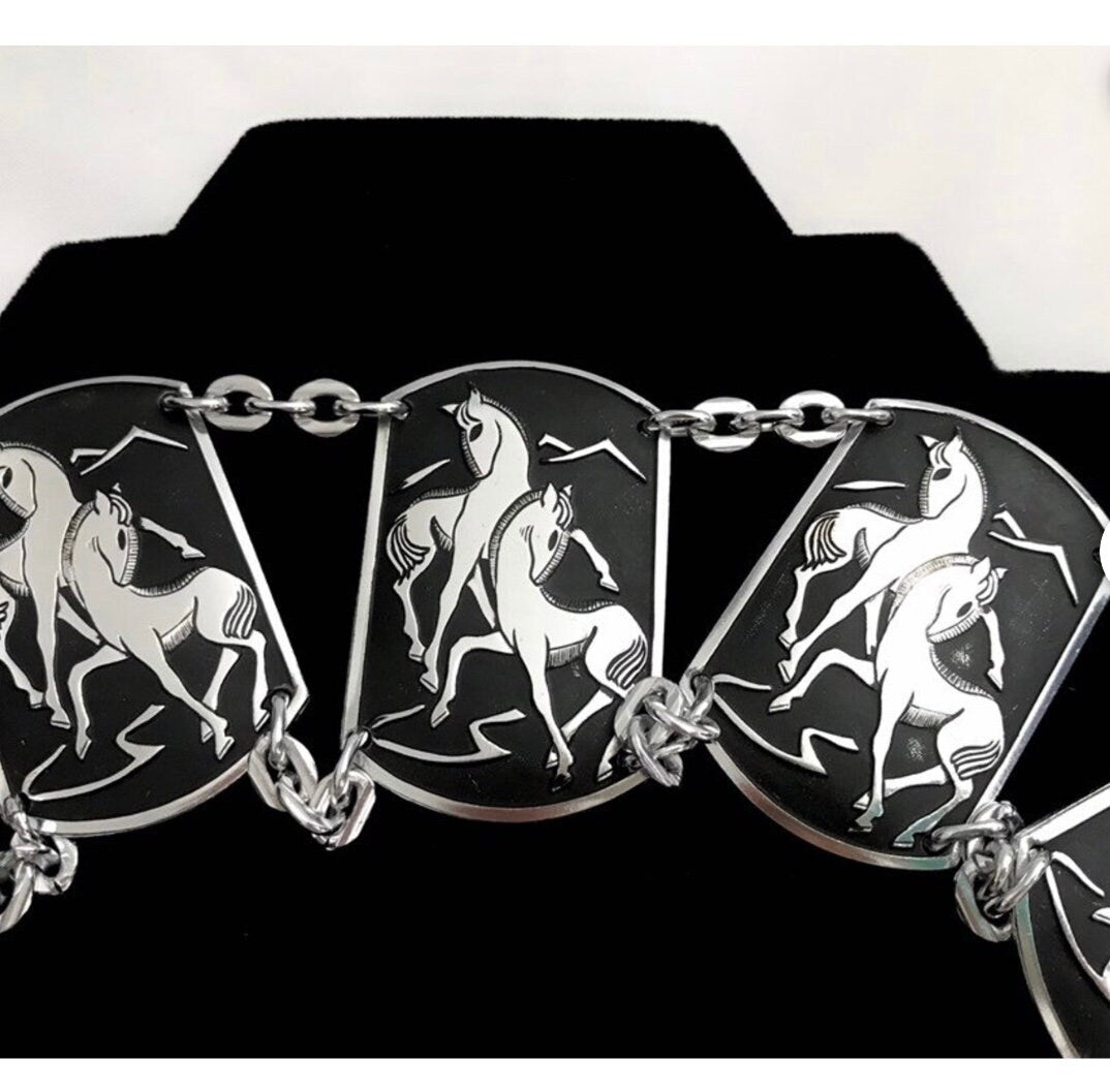 Vintage Unusual Silver & Black Grecian Style Horse Panel Statement Belt