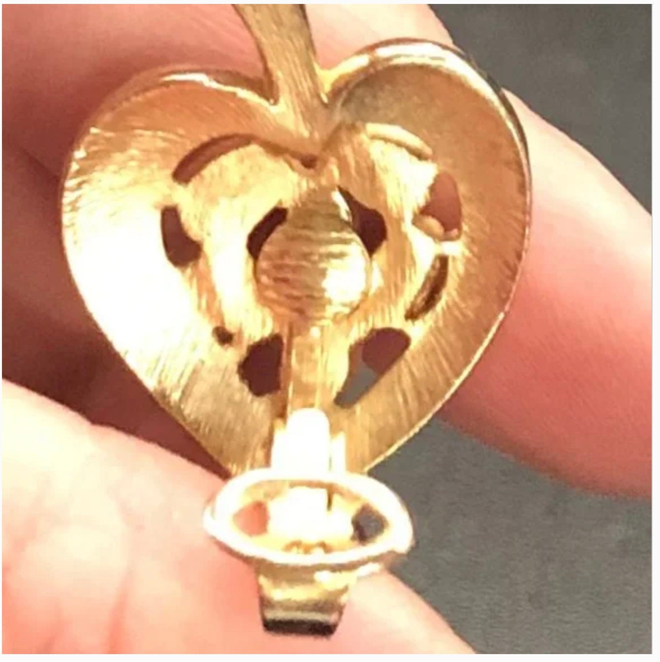 Exquisite Vintage Crown TRIFARI Gold Tone Heart Leaf Rhinestone Clip Earrings - Signed